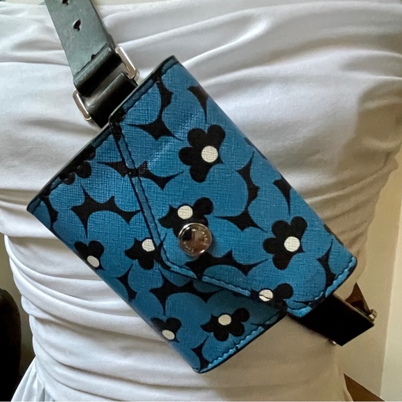 ✅NEW “Micheal Kors” Genuine Leather Belt Wallet - Picture 4 of 8